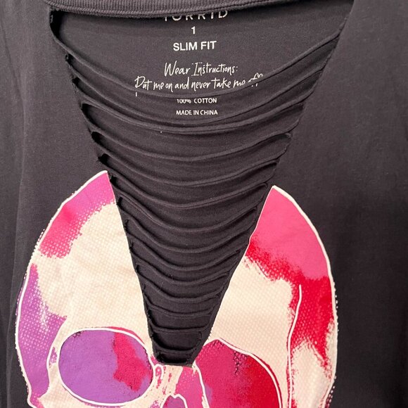 Torrid High Neck Slim Fit Skull Shirt Top 1 1X 14/16 - Picture 3 of 4